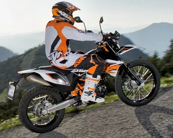 Эндуро а3. Ктм 690 эндуро. ктм 690 эндуро р 2016. ktm 690 enduro r. ktm 690 smc.