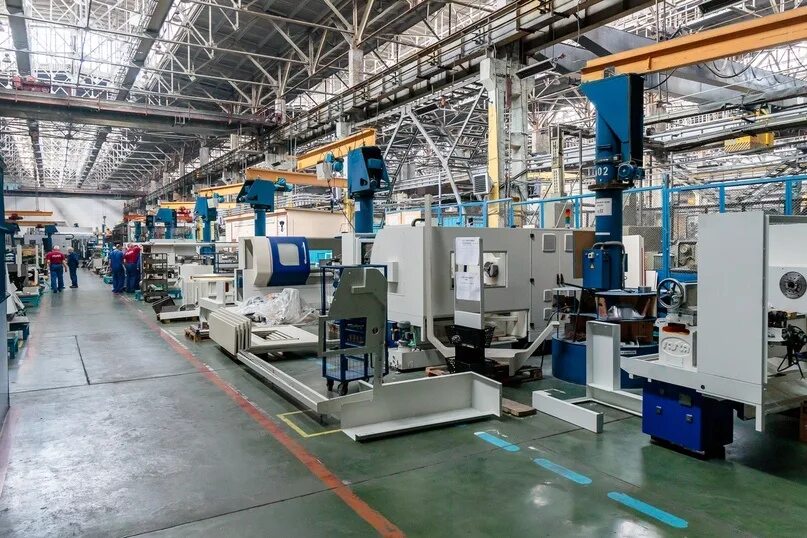 станок на заводе. курский станкостроительный завод. кирова. завод саста в городе сасово. завод токарных станков.