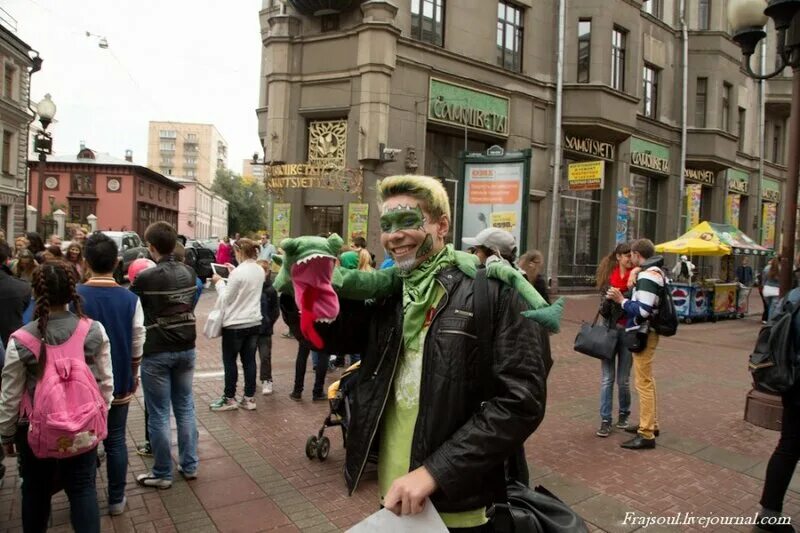 Арбат 16 москва. Дримфлеш москва. Nike run moscow 2012. Москва 16 сентября. Москва 2012 год фото.
