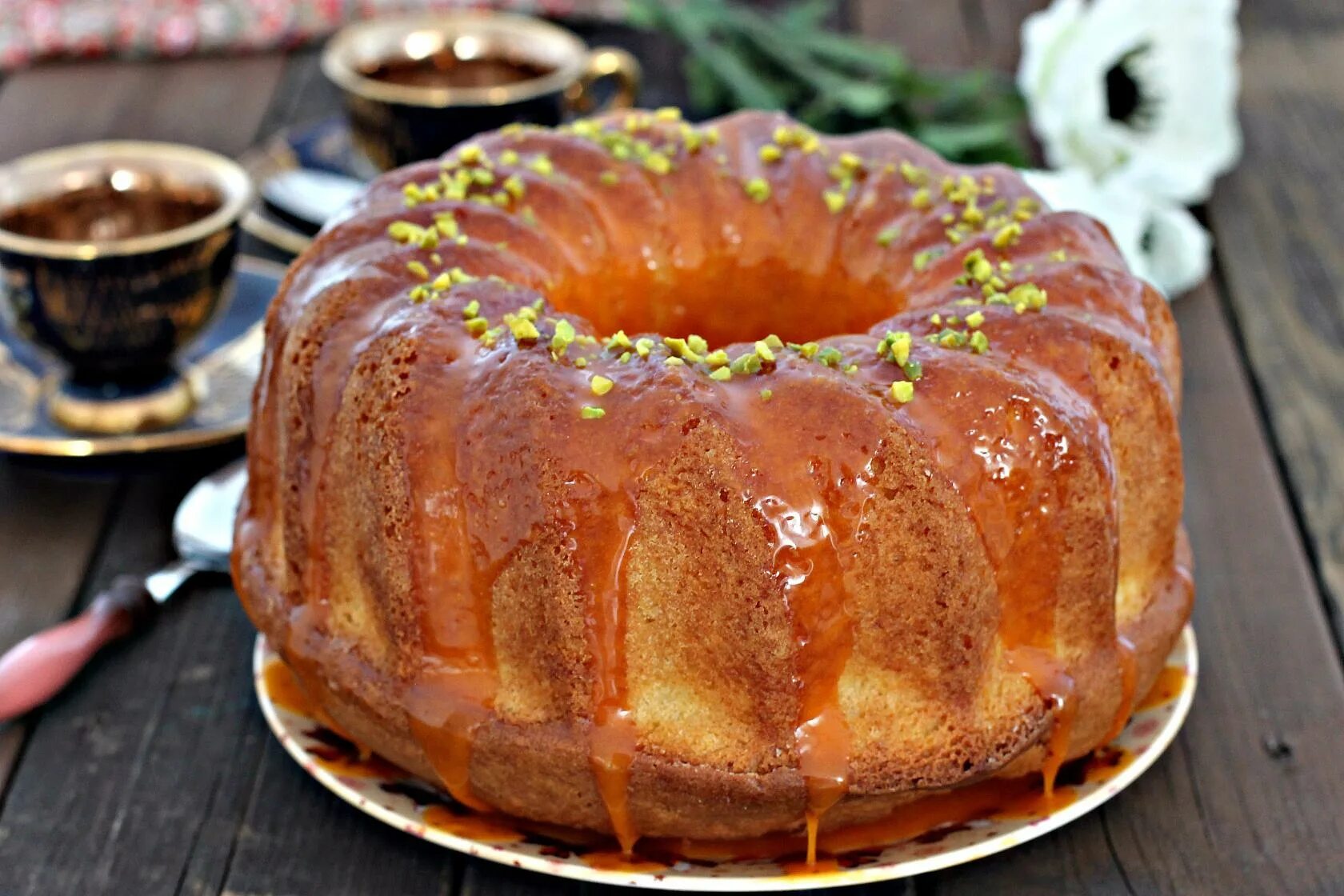 Рецепт пышных кексов на кефире. Вкусный пышный кекс. кекс на кефире пышный. пышный кекс в духовке. вкусный пышный кекс в духовке.