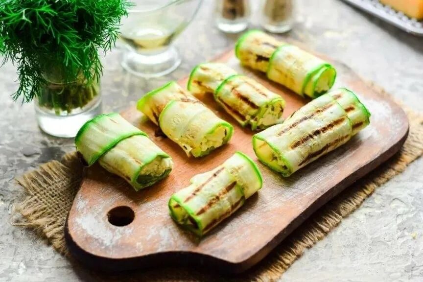 Рецепт огурцов рулетиками