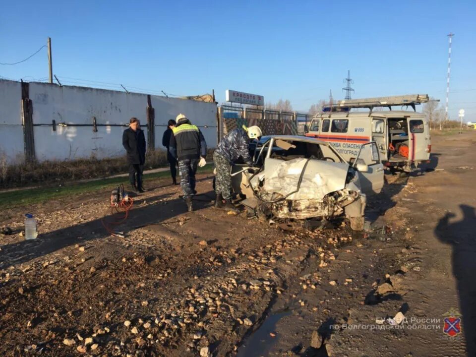 Дтп на второй продольной в волгограде газель. Происшествия г волгограда. Жесткая авария в волгограде. Авария в волгограде кировский рай. Происшествия г волгограда.