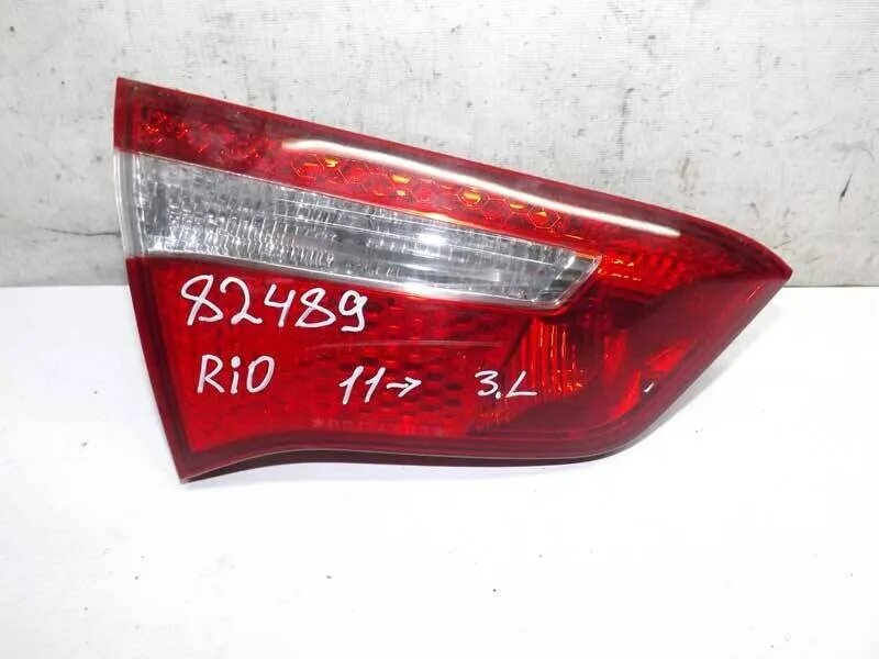 Фонарь задний левый внутренний cruze рест 2012. Фонарь задний левый ваз 2111. Фонарь задний внутренний левый. Фонарь задний внутренний левый. Задние фонари ваз 2115.