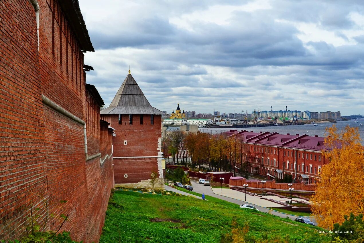 Какой кремль в нижнем новгороде. Нижегородский кремль вид сверху. нижний новгород кремль панорама. нижегородский кремль сверху. нижегородский кремль сейчас.