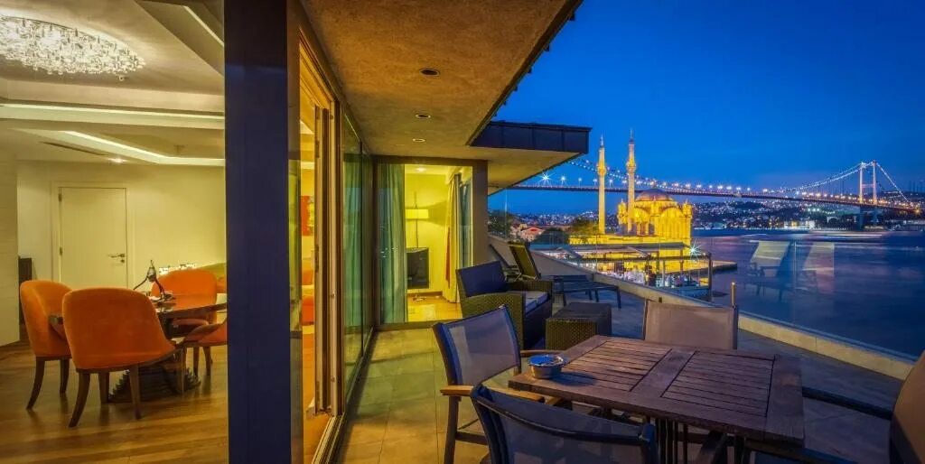 Radisson blu bosphorus. Radisson blu стамбул босфор. radisson blu bosphorus hotel 5*. рэдиссон блю босфорус стамбул. квартира в стамбуле с видом на босфор.