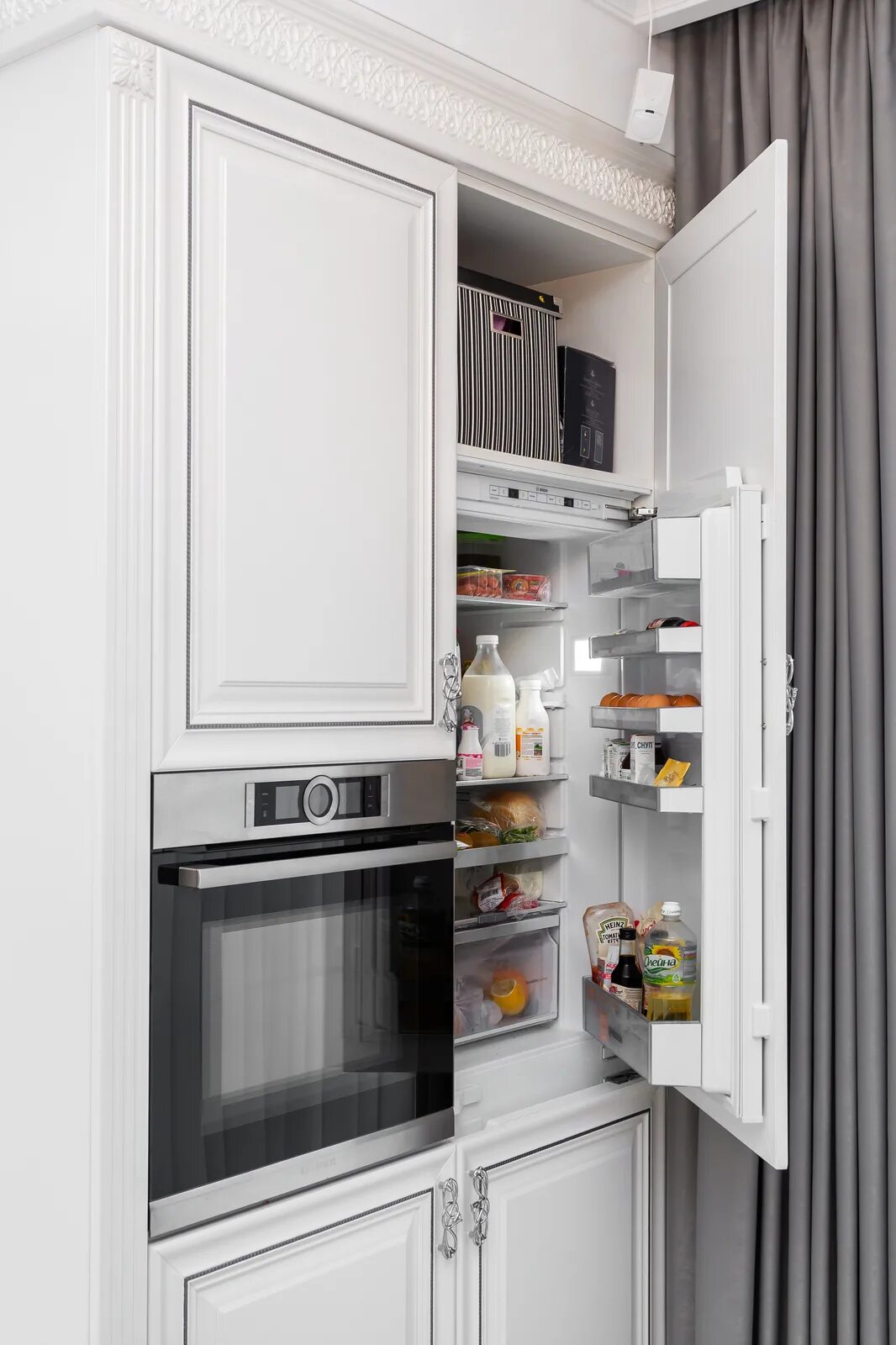 Встраиваемая микроволновая печь bosch неоклассик. Элитные кухни неоклассика. Бош неоклассика. Вытяжка bosch neoclassic serie 4. Bosch neoclassic.