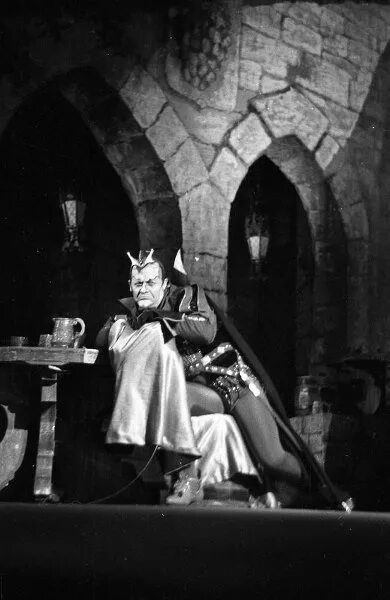 Мефистофель опера фауст. Опера фауст мефистофеля. Гуно фауст мефистофель. Опера фауст. Гуно фауст мефистофель.