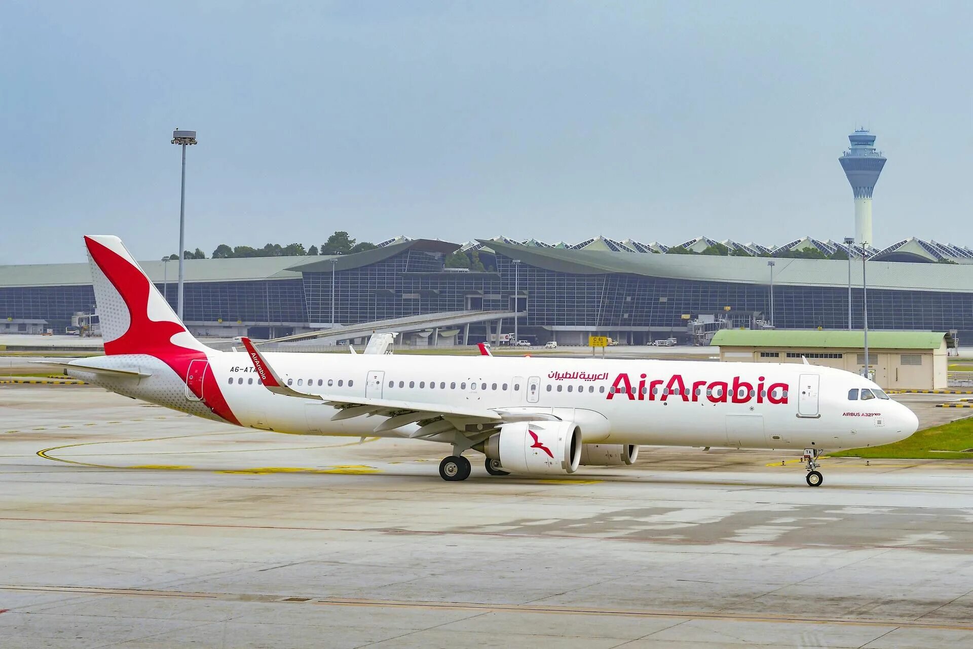 Айр арабиан. АИР Арабия авиакомпании самолеты. Air Arabia авиакомпании ОАЭ. Air Arabia a320. Аэробус а320 Air Arabia.