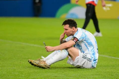 Большая голова футболиста
