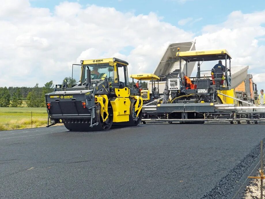 Дорожно строительное производство. Асфальтоукладчик Bomag bf900. Асфальтоукладчик Bomag bf 300 c. Dynapac sd2550c. Асфальтоукладчик Бомаг bf 800.