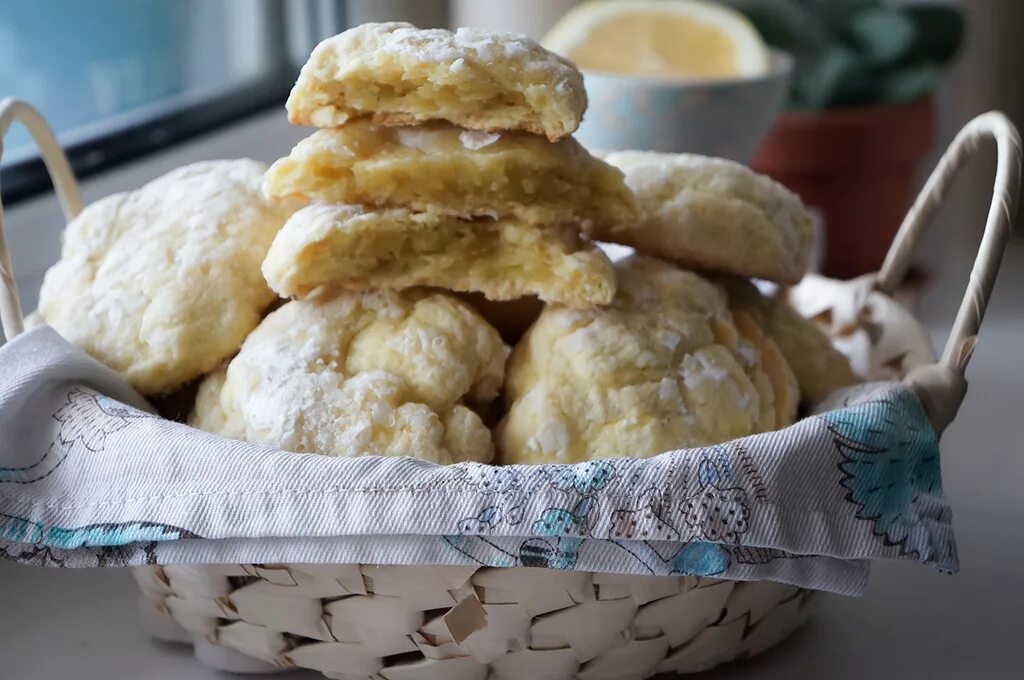 Печенье домашнее лимонное вкусные рецепты. Лимонно творожное печенье. Мягкое лимонное печенье. Лимонник печенье с творогом. Творожное печенье с лимонным джемом.