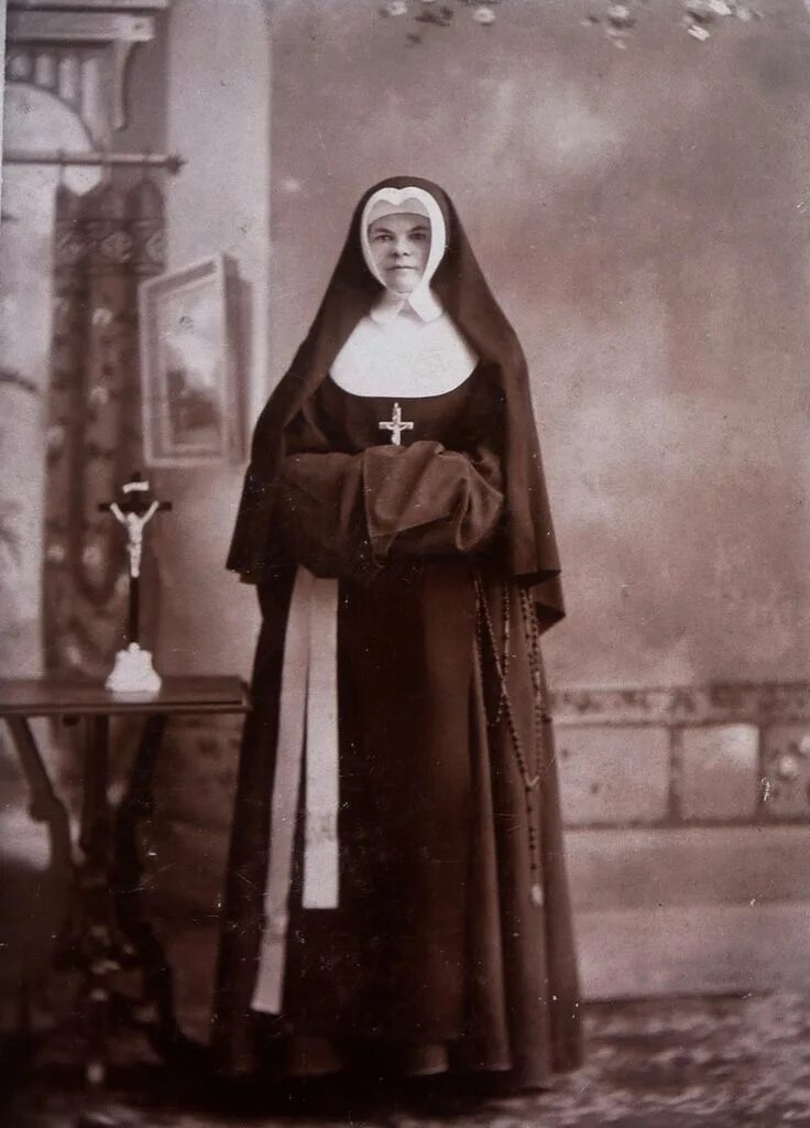 Retro nuns