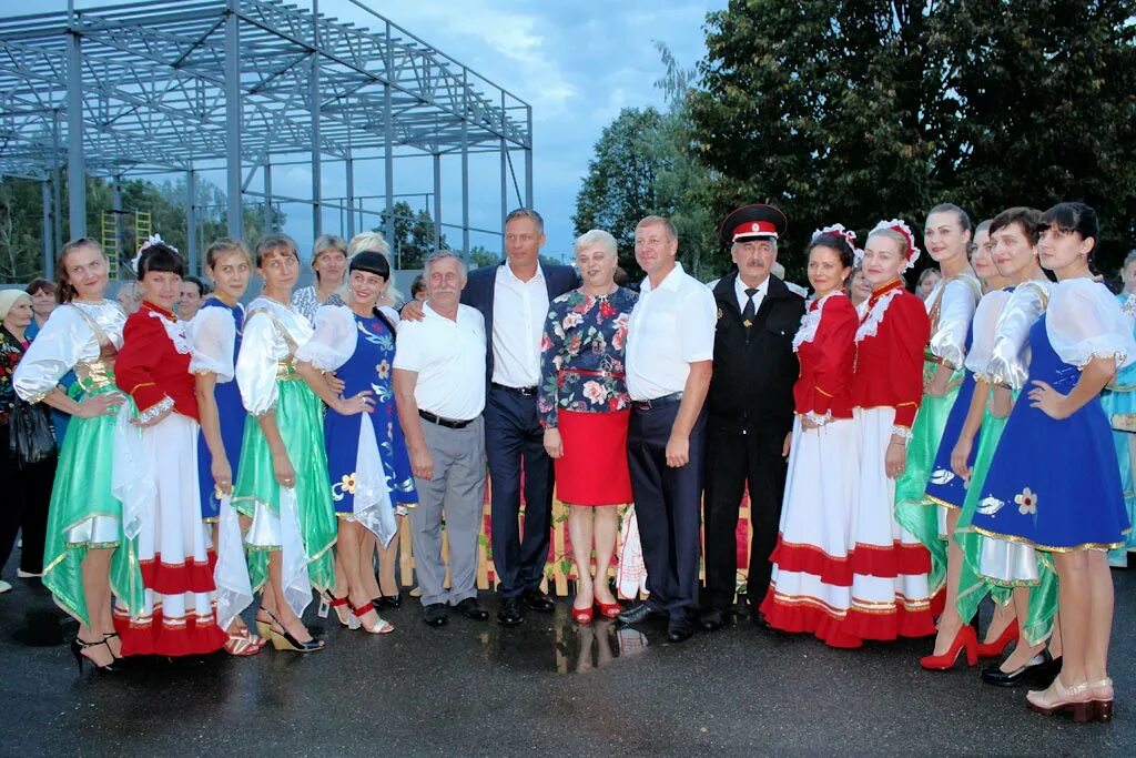 Ново курганинск. Станица Родниковская Курганинский район. Ст.Родниковская Курганинский район. Ст Михайловская Курганинский район Краснодарский край. Эстетика станицы Родниковской Курганинского района.