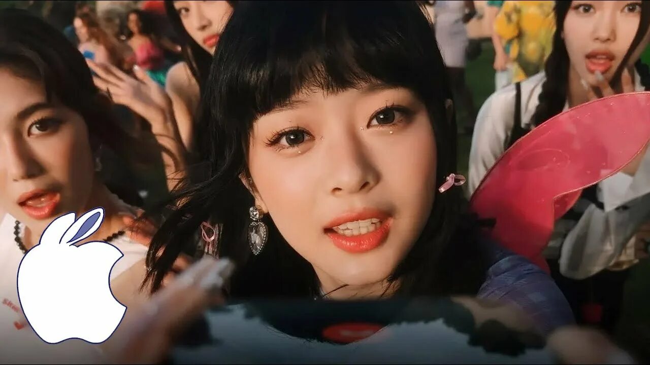 Популярная корейская песня 2024. Melon music awards награда. Популярная корейская песня 2024. One. Корейские песни.
