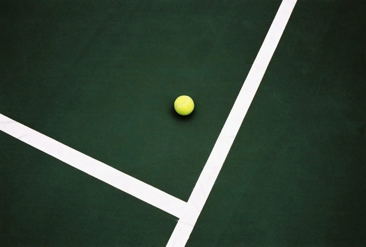 Настольный теннис поле. Фон теннисный корт вид сверху. Теннис корт фон. Теннис корт сверху. Поле для тенниса.