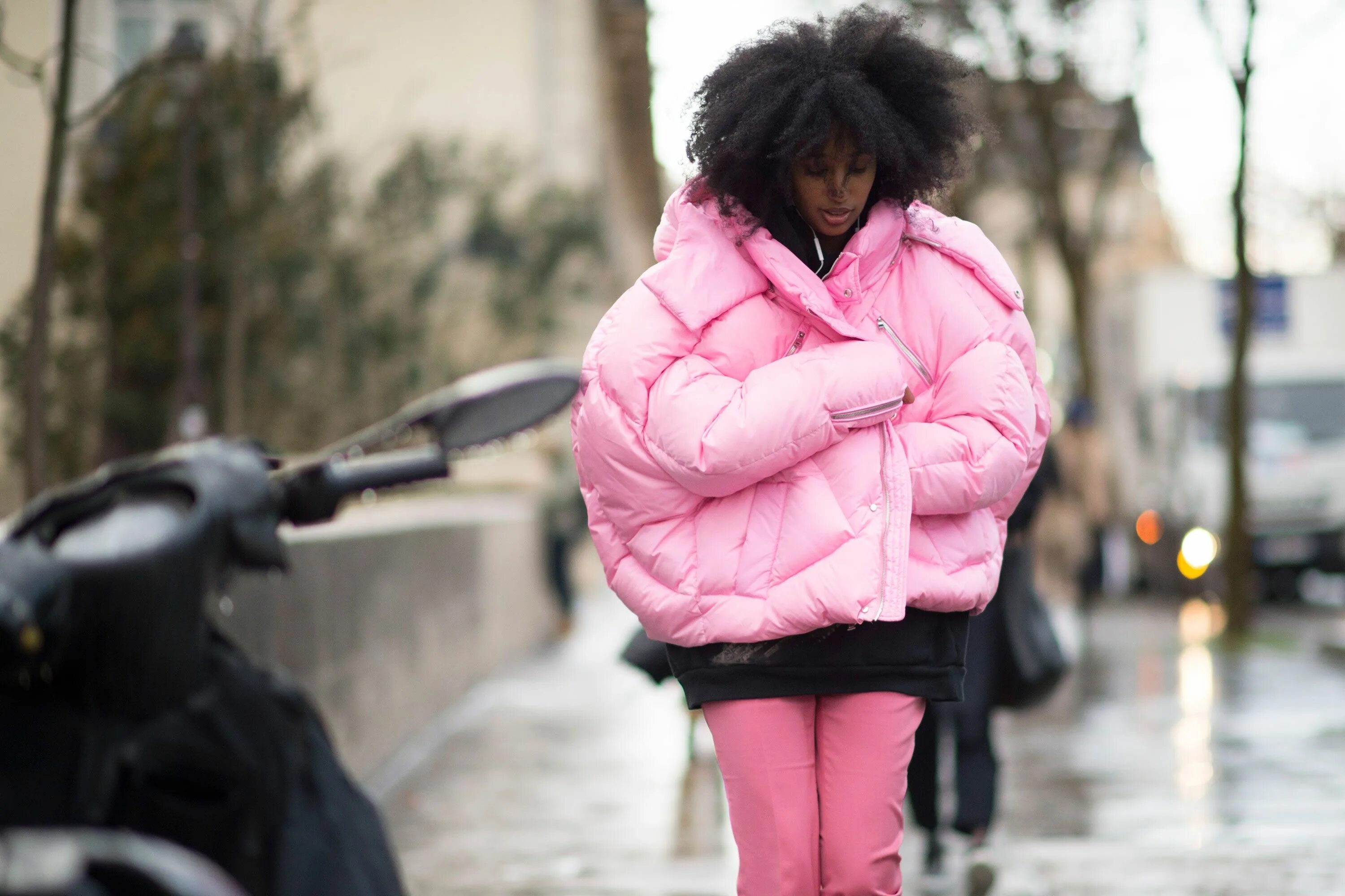 Лето пуховик. Оверсайз Puffer Jacket. Rick Owens Puffer Jacket. Дутые куртки. Огромный пуховик.