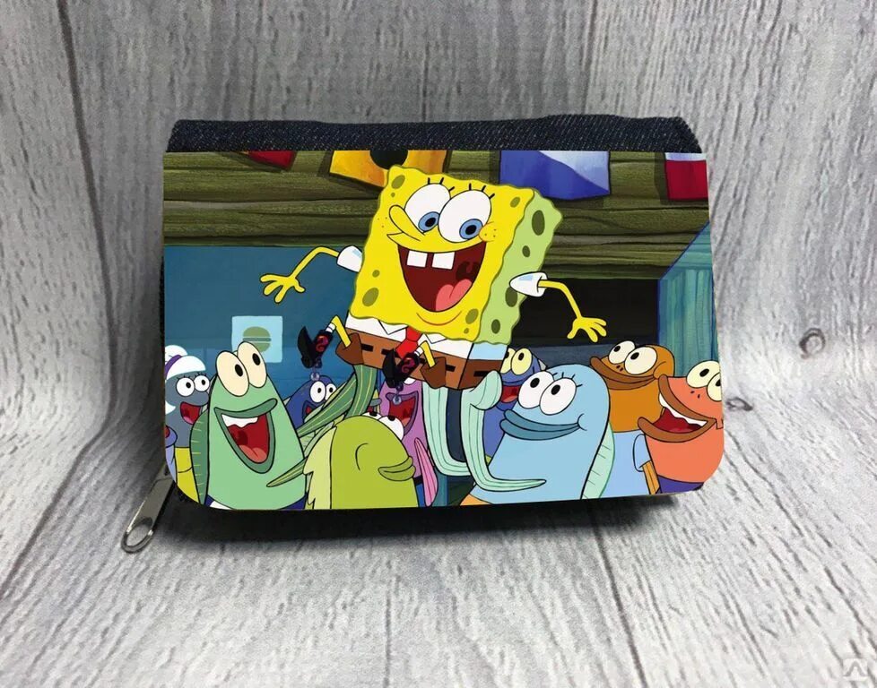 Spongebob 14. Губка Боб с кошельком. Кошелёк с принтом cpang Bob. Косметика Спанч Боб. Кошелек с персонажами губка Боб.