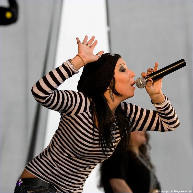 Елка пилот. Елка пилот. Елка пилот. Сергей безруков ёлки 2. Мираж 2019.