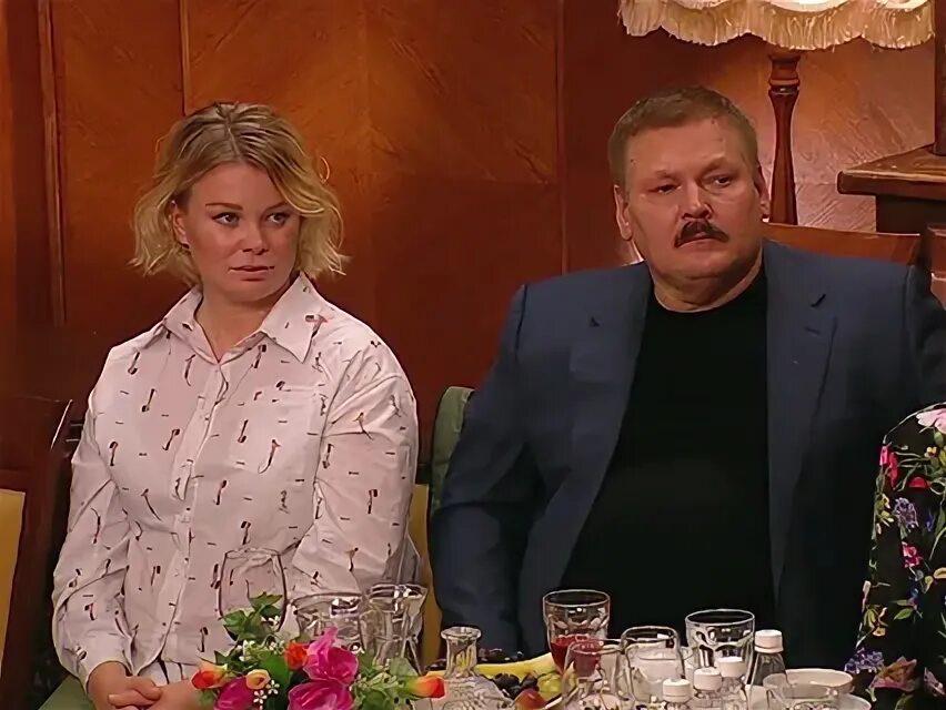 Приют комедиантов 2021. Приют комедиантов эфир. Майя пильдес директор гимназии 56. Приют комедиантов эфир. Ведущая приюта комедиантов.