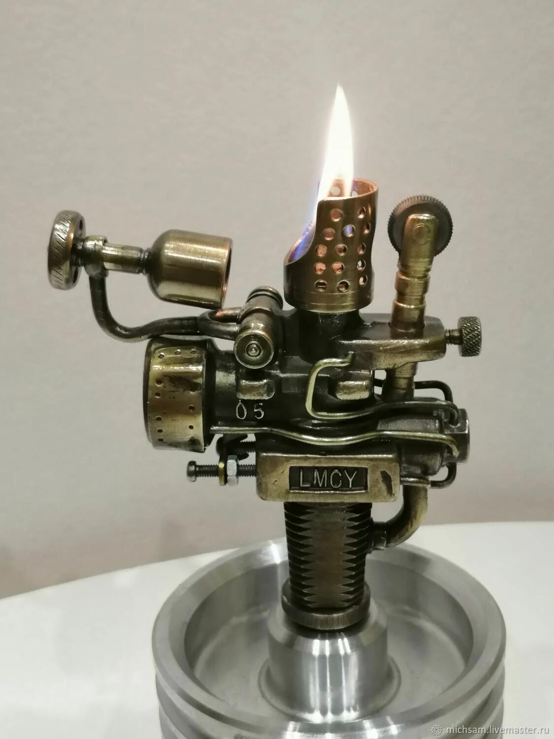 Зажигалка движка. Зажигалка харлей дэвидсон. Зажигалка движка. Зажигалка движка. Зажигалки стимпанк бензиновые.