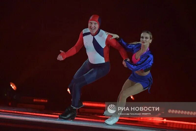 Шоу авербуха 2022 чемпионы. Ледовый авербух санкт петербург. Ледовый авербух санкт петербург. Ледовое шоу ильи авербуха. Ледовый авербух санкт петербург.