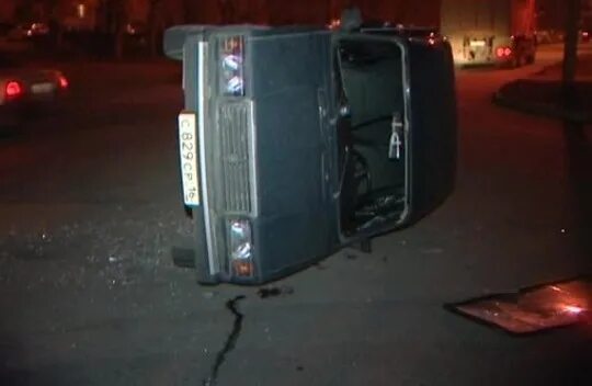 аварии астраханская область ваз 2107. перевернутая ваз 2107. битая ваз 2107 белая. ваз 2107 перевернулся. ваз 2107 перевернулся.