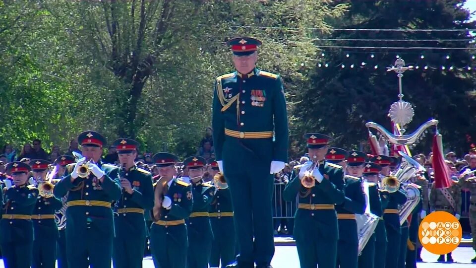 Кронштадт 9 мая 2025 программа. Парад 9 мая волгоград. парад победы 2025. парад победы 2025 волгоград. военный оркестр на параде победы 1995 год.