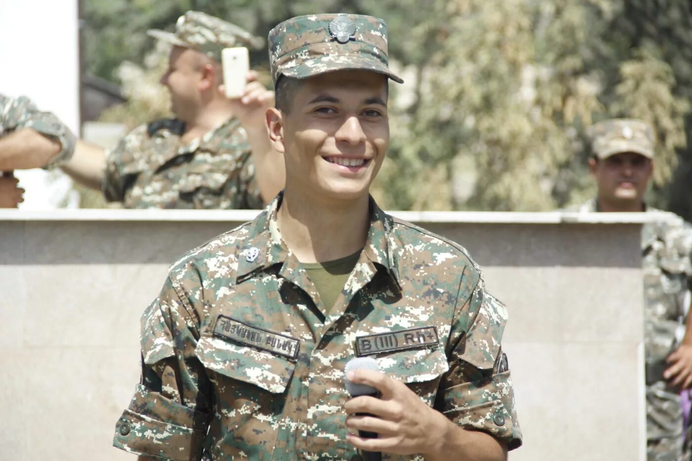 Солдат вс армении. Камуфляж армянской армии. Полевая форма армянской армии. Армия армении. Форма военнослужащих армении.