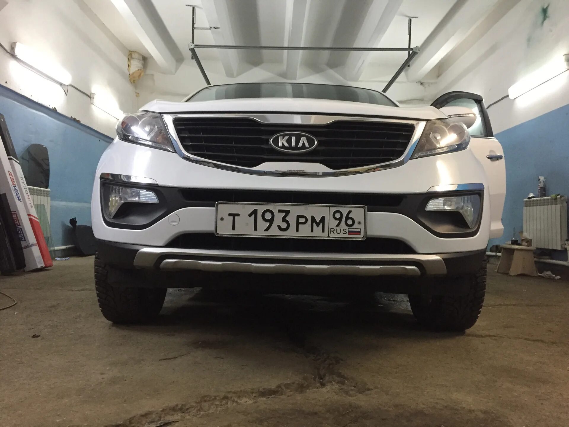 Накладка на передний бампер Киа Спортейдж 3. Бампер передний на Kia Sportage 2. Накладка переднего бампера Kia Sportage 2. Накладка на бампер Спортейдж 3.