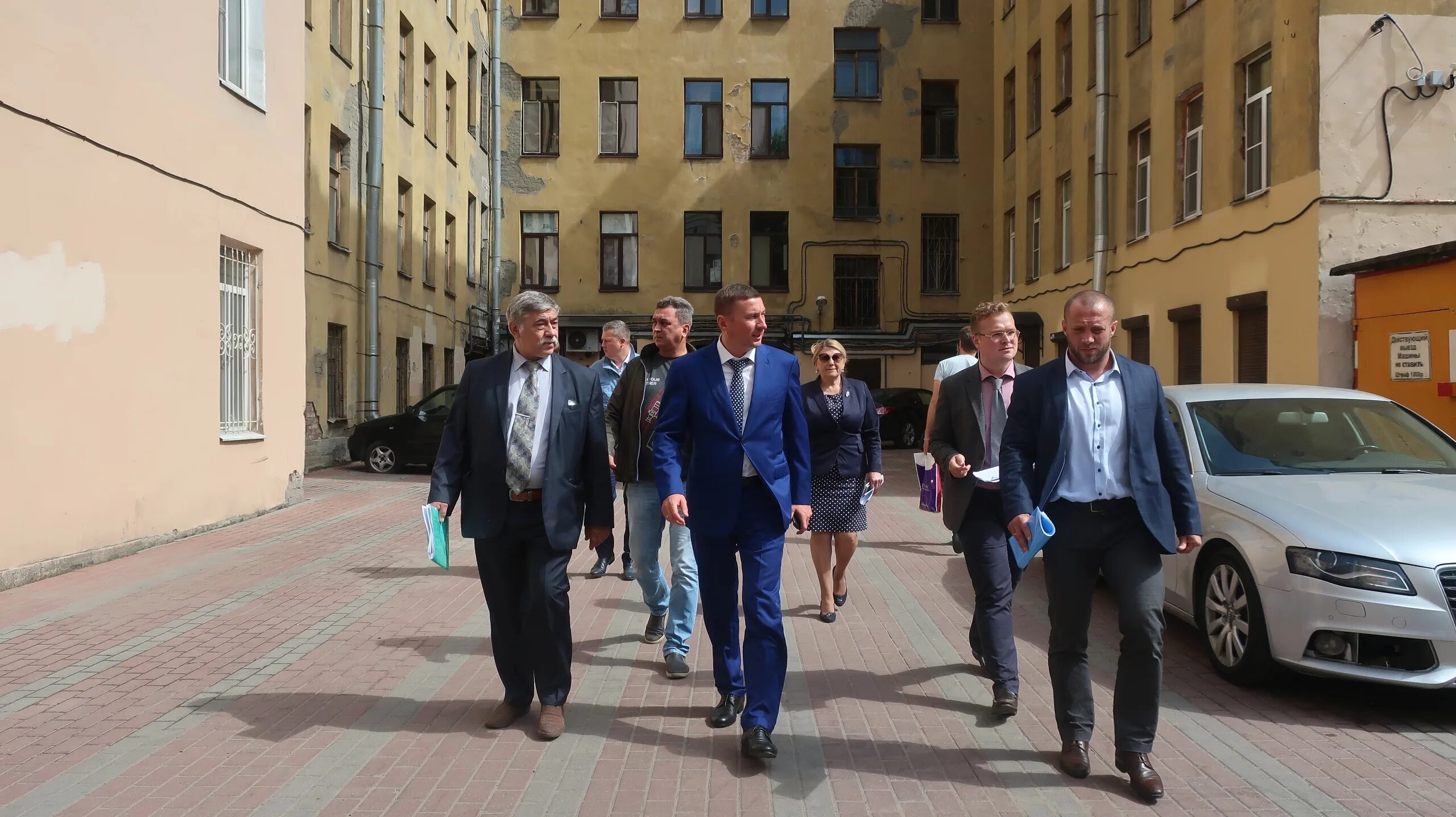 жёлтая нива лермонтов. заместитель главы петроградского района. петроградское ржа. худиев сулейман сулейманович. глава администрации петроградского района.