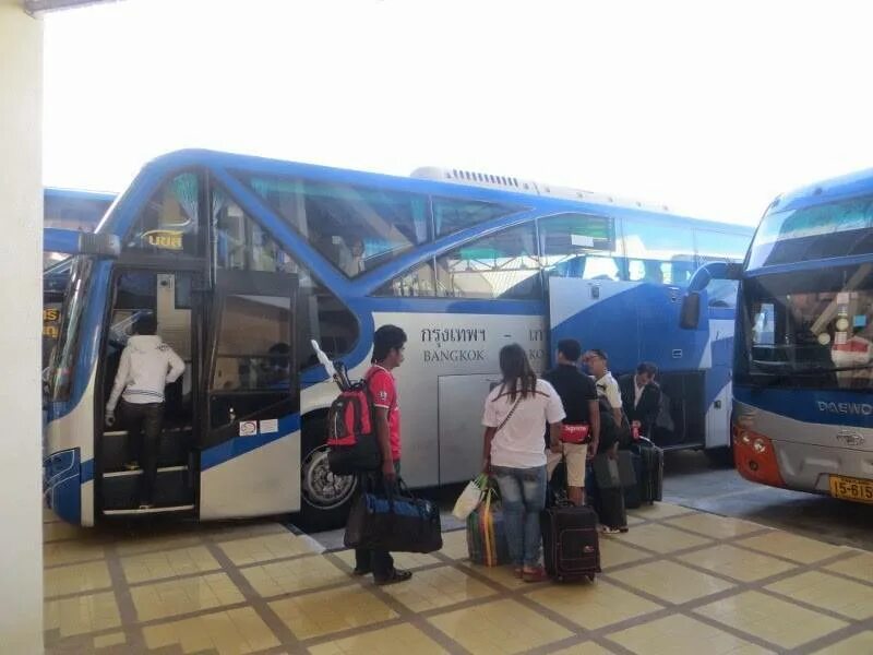 Паром бангкок. Автобус Бангкок Самуи. Автобус до Самуи. Автобус с Бангкока до Самуи. Автобус из Хатьяй на Самуи.