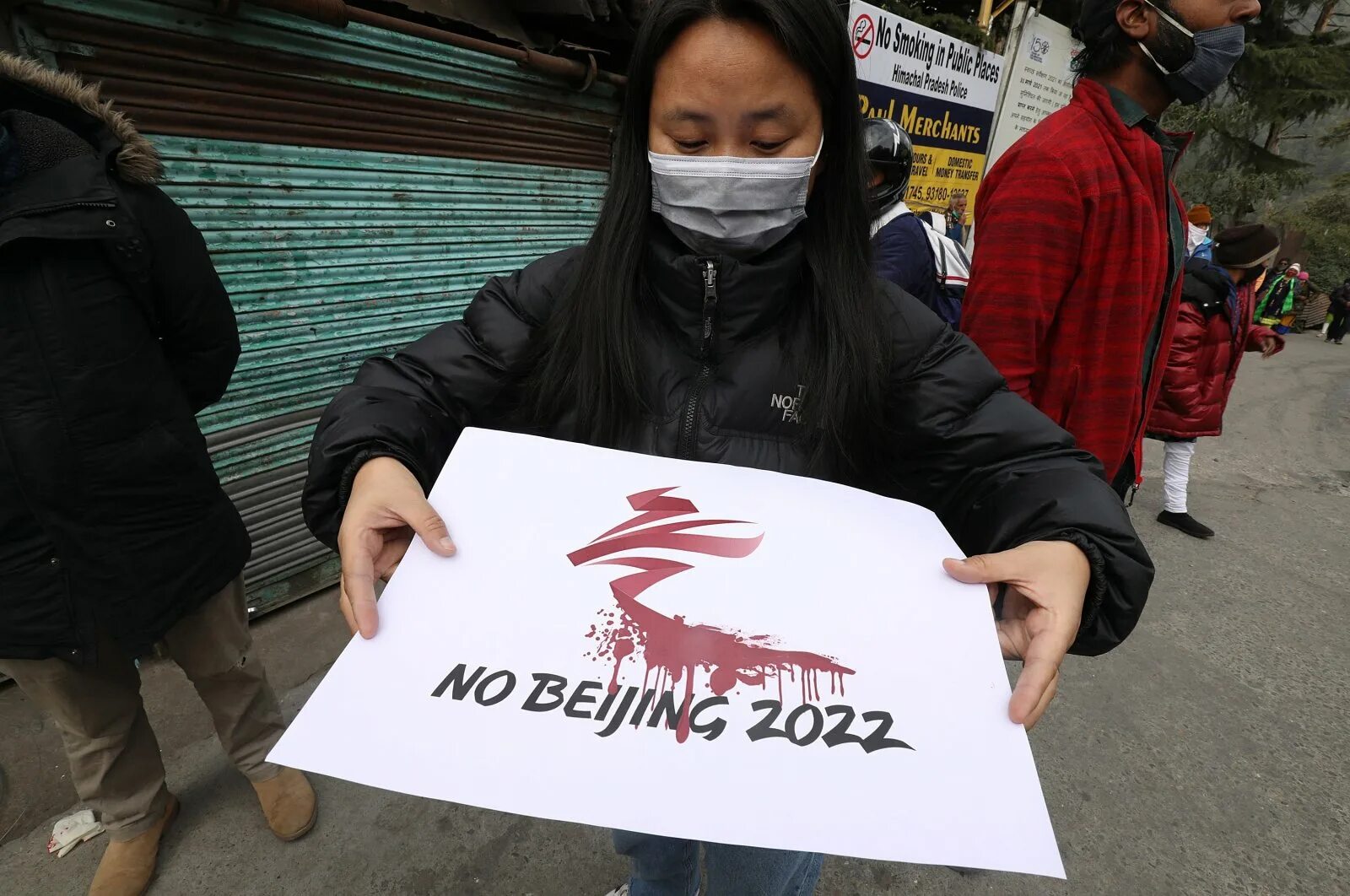 Бойкот маске. Boycott Beijing. Бойкот Бейджин. Митинги no Beijing 2022.