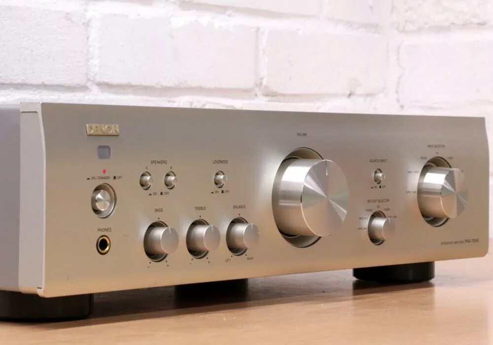 Купить усилитель денон. Denon 700ae. PMA 700ae. Усилитель Денон 700. Интегральный усилитель Denon PMA-700ae.