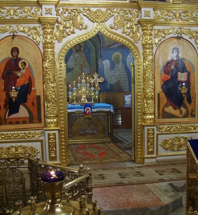 Богородицы в старом симонове. Старое симоново храм рождества пресвятой богородицы. храм рождества пресвятой богородицы пермь алтарь. иконостас храма рождества пресвятой богородицы. иконостас алтаря храма покрова пресвятой богородицы.