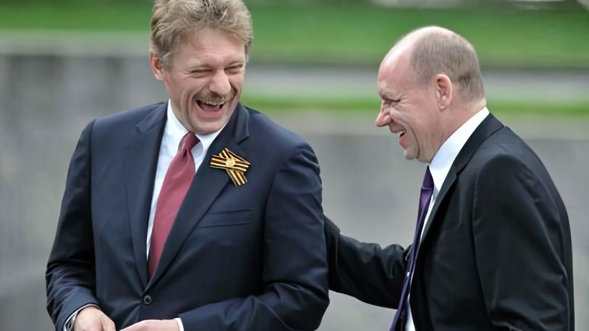 Песков рыжий. Песков рыжий. Сахар рыжий кристалл. Песков рыжий. Песков пресс-секретарь путина.