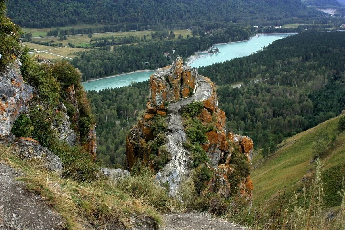 скала чертов палец алтай. алтай скала. чёртов палец горный алтай. скала иконостас республика алтай. чертов палец горно алтайск.