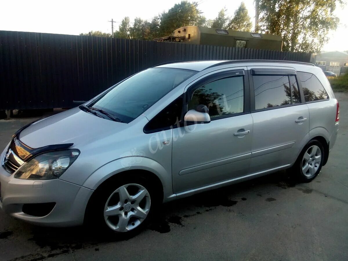 Opel Zafira 2008. Опель Зафира 2008 года. Опель Зафира 2008 серебристый. Zafira b 2008.