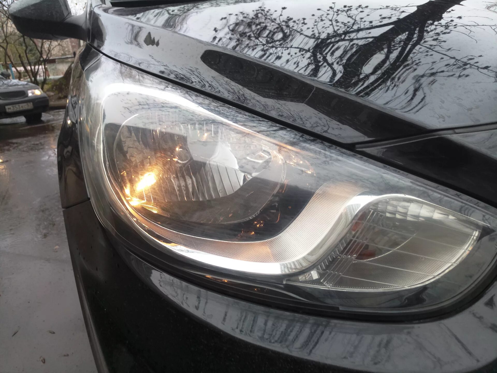 Hyundai solaris 2013 ходовые огни. Лампочки хендай солярис 1. Фара солярис 1 габариты передние. Габариты фары солярис. Ходовые огни хендай солярис 2013.