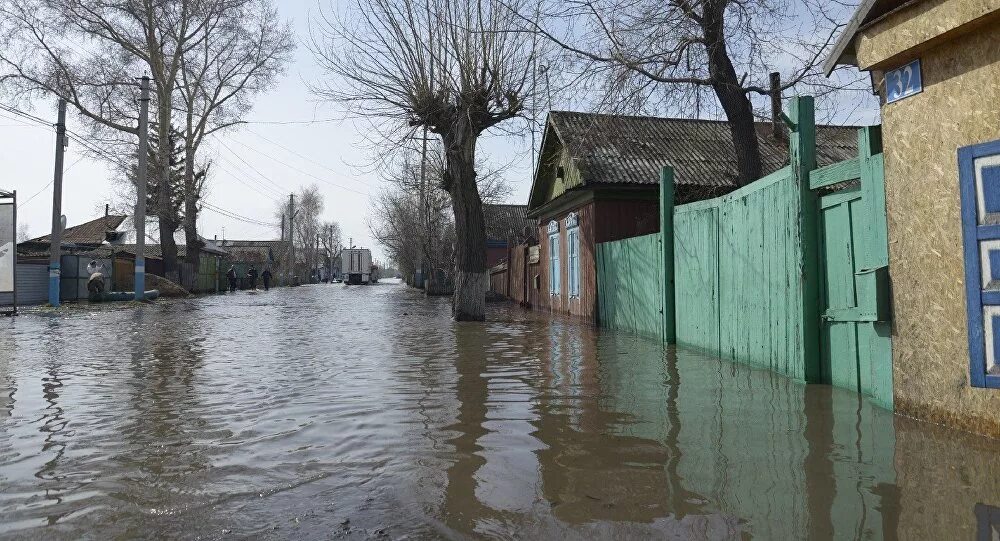 Сел басу. Наводнение в Казахстане. Высокие наводнения. Наводнение дома. Топан Су.
