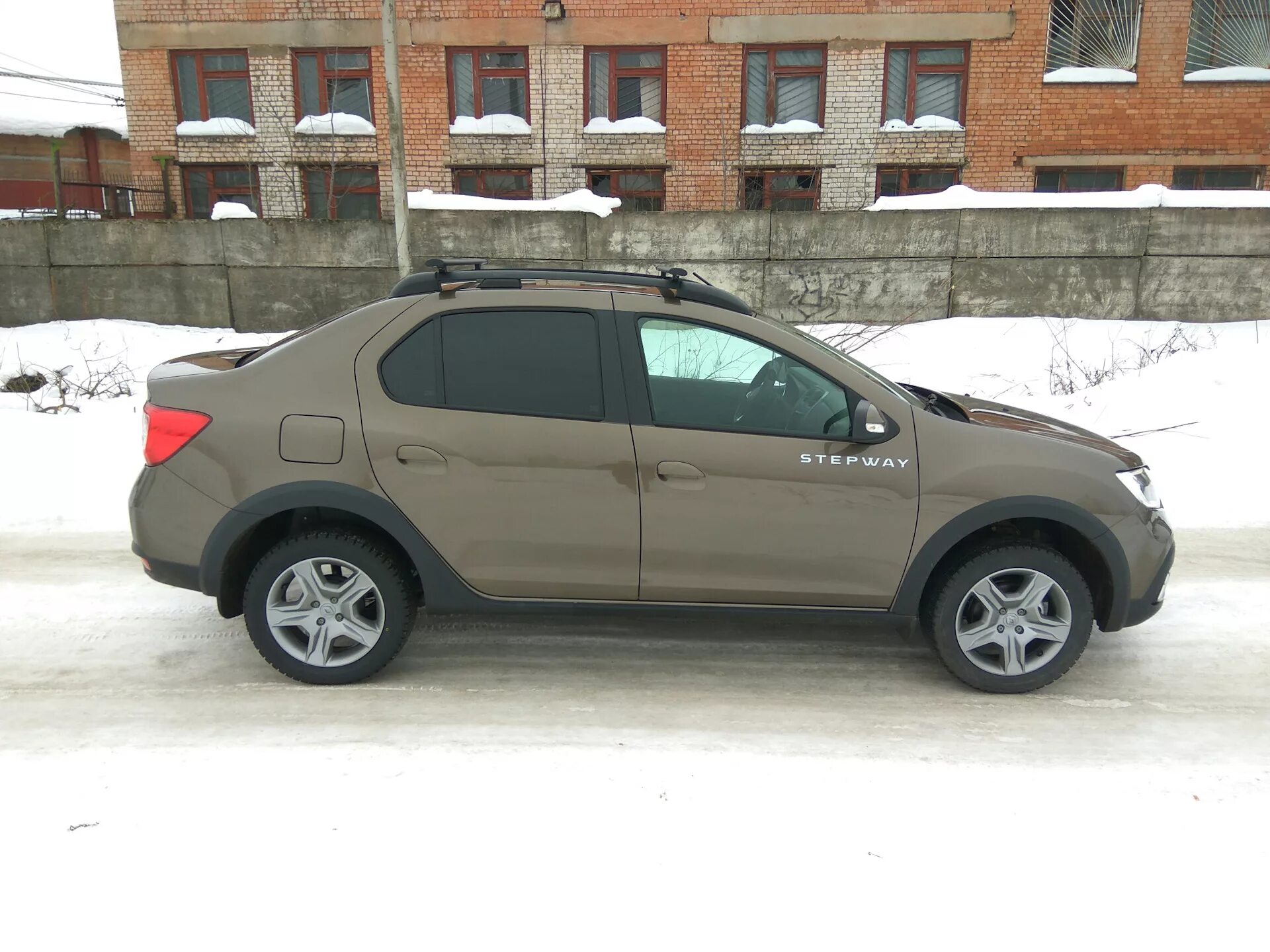 Renault logan stepway диски. Logan stepway диски r17. диски на рено логан степвей. renault logan stepway диски 16. логан степвей r17.