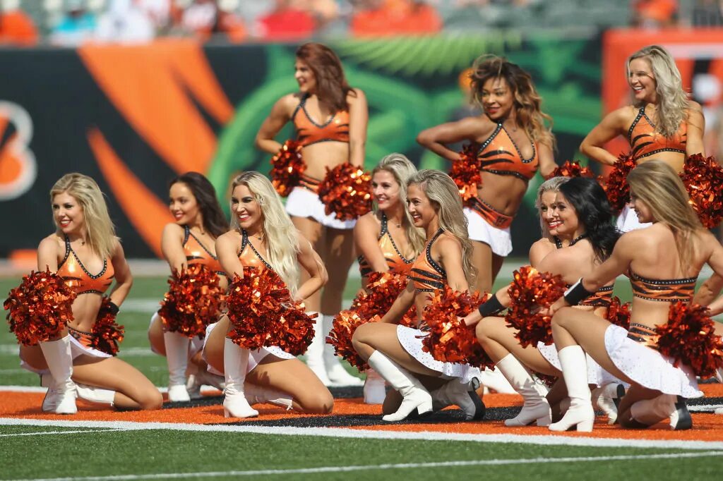 Big once. Команда Синсинати. Cincinnati Bengals cheerleader. Cincinnati Reds cheerleaders.