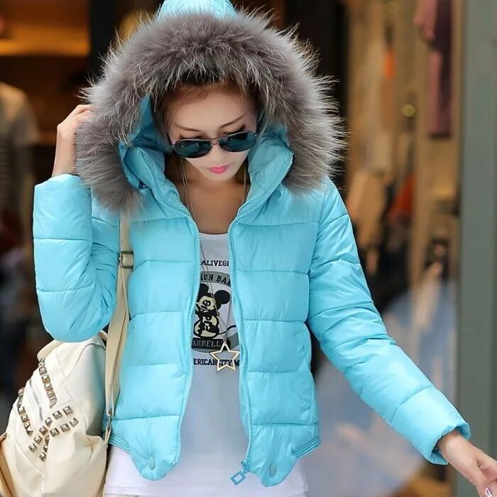 Куртка женская зимняя. Модные зимние куртки. Зимние куртки женские молодежные. Куртка зимняя женская с капюшоном модная короткая.