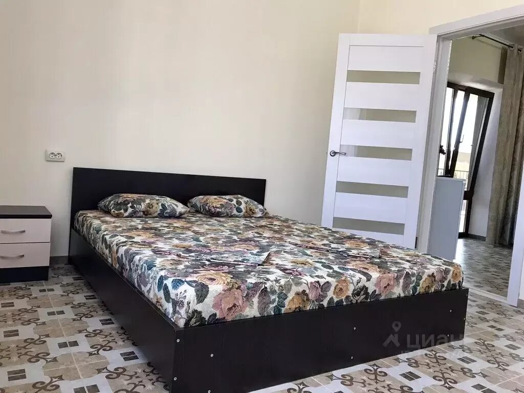 Судак уютное. Свет в новой квартире. Бюджетный отель в крым. Гостиница в судаке 4 звезды. Леричи гостевой дом в судаке.