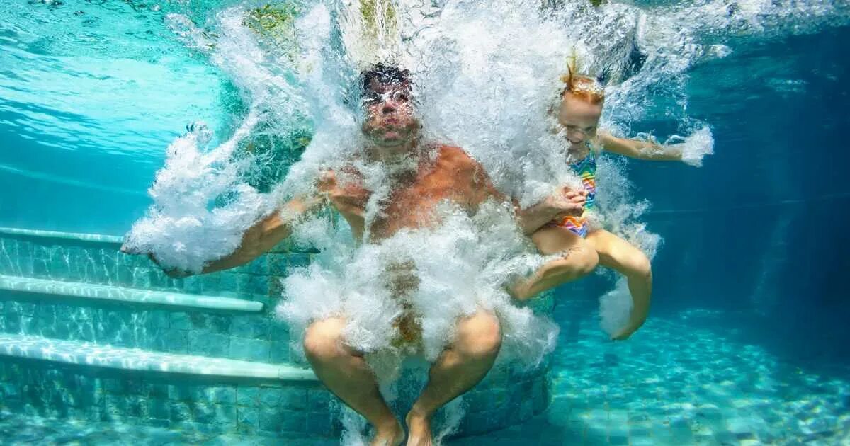 Сон бассейн с водой. Приснился бассейн с чистой водой. Плавать в чистом бассейне во сне. К чему снится бассейн с людьми.