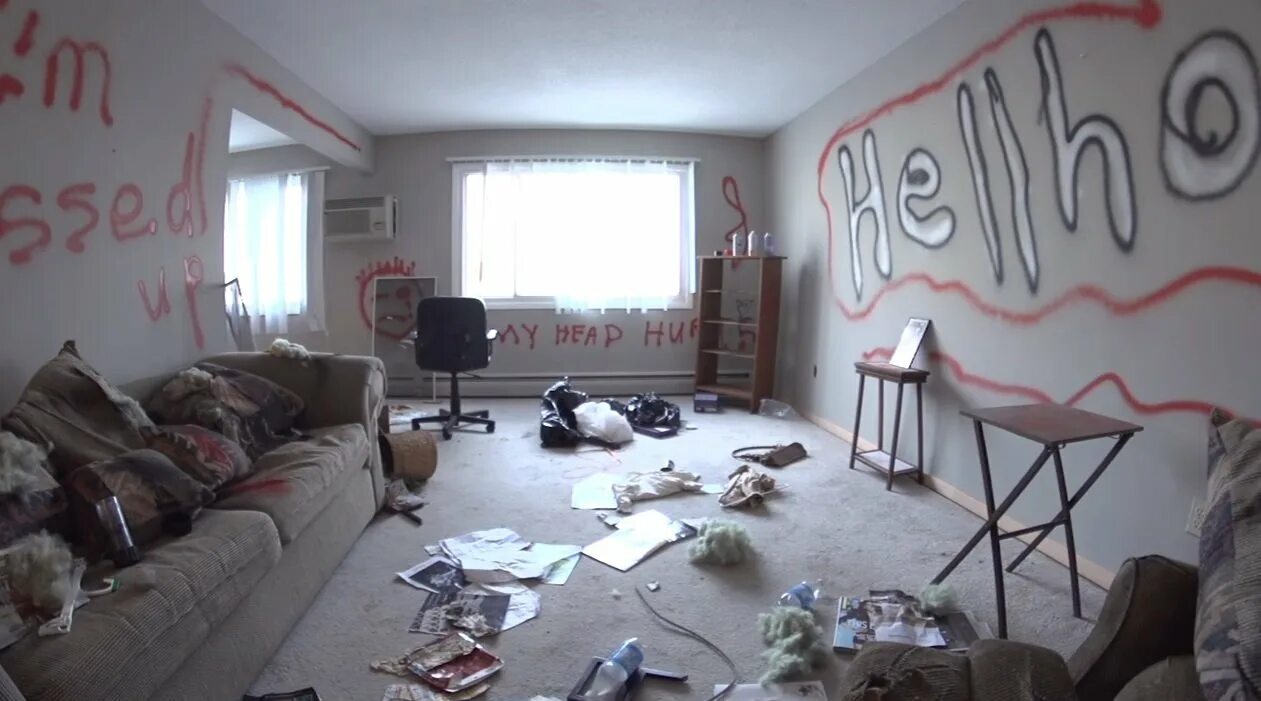 Сколько всего видели стены. Перед вами стена. Имитация окна в интерьере с подсветкой. Сколько всего видели стены. Ужасный интерьер квартиры.