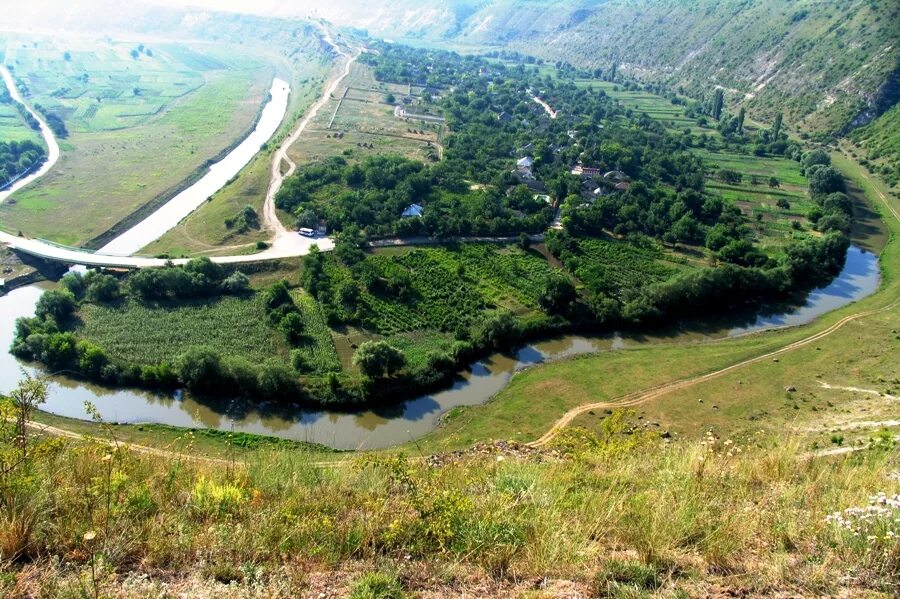 Молдова белоруссия. Река Реут в Молдове. Орхеюл Векь Молдова. Молдавия река Днестр. Молдавия нац парк Орхей.