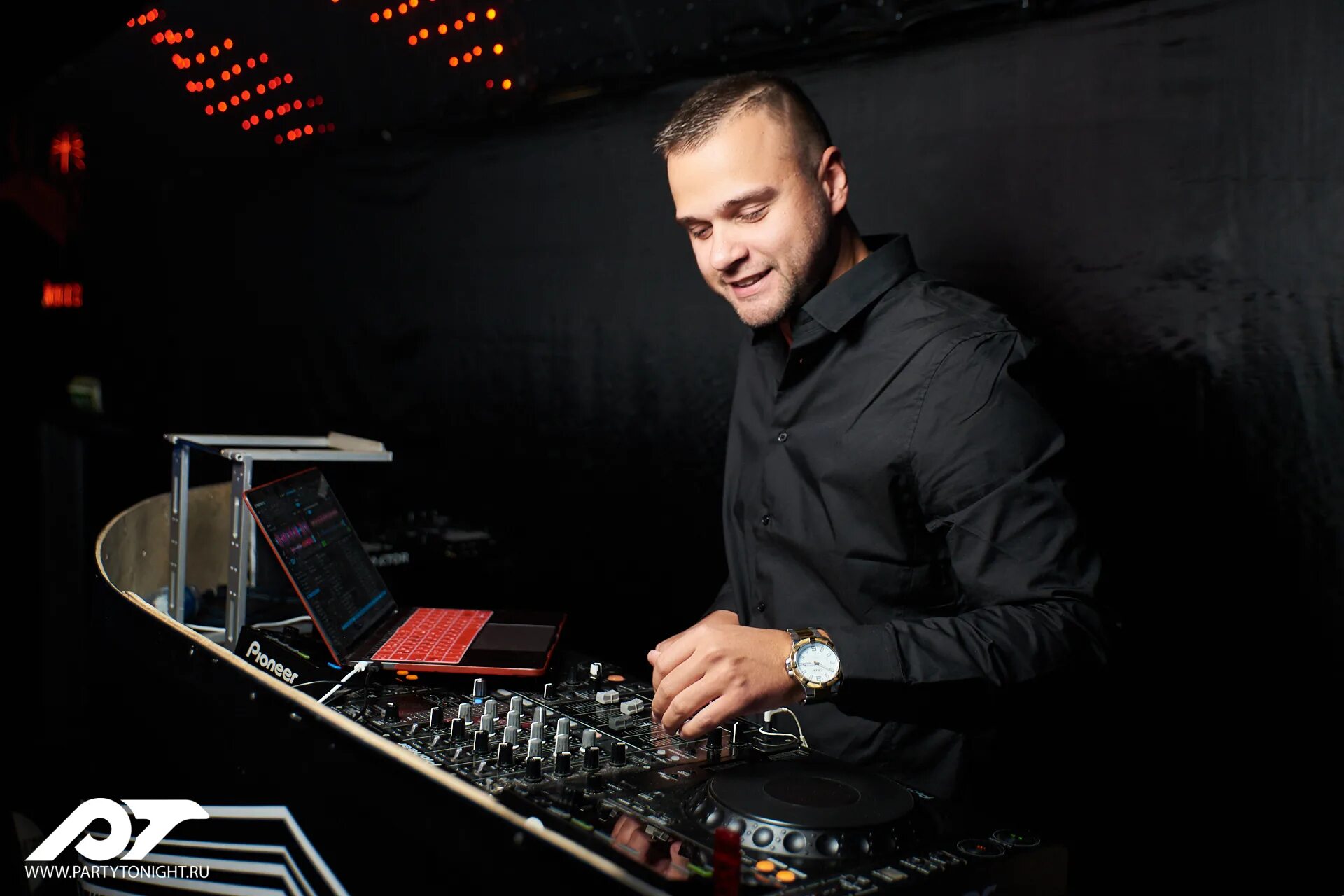 си продакшн. си продакшн. продакшн. Ncoc логотип векторный. логотип production house.