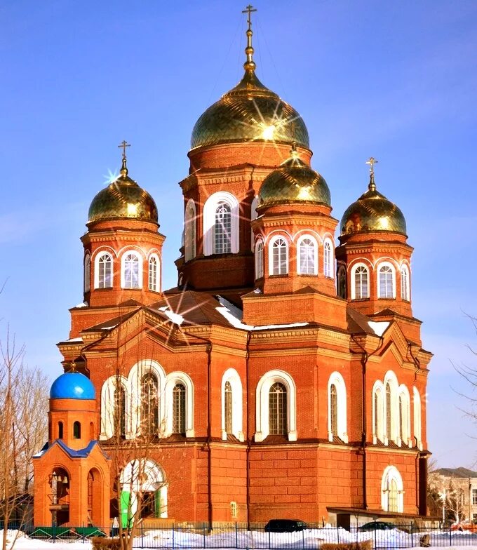 Храм города Пугачева Саратовской области. Город Пугачев храм Воскресения. Храм Саратовской области Воскресения Христова в Пугачеве.