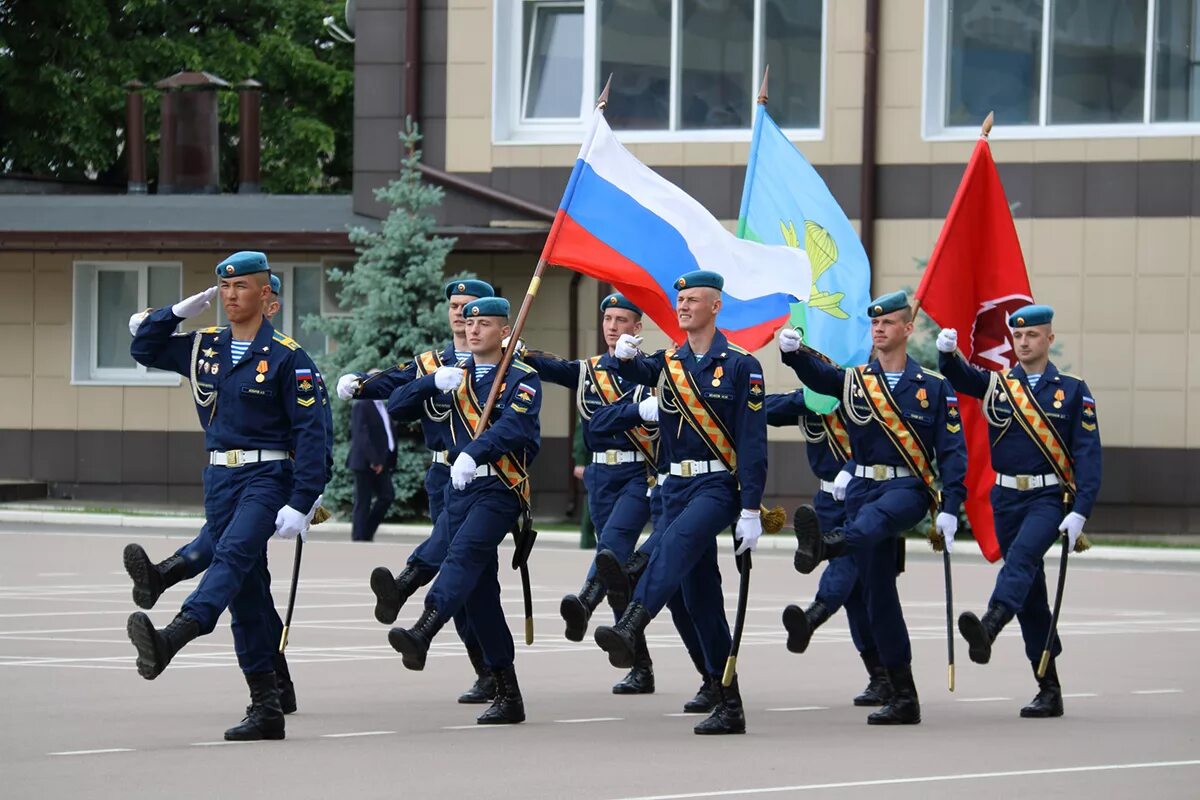 Рязанское высшее воздушно десантное училище. Рязанское воздушно десантное училище. РВВДКУ им Маргелова. РВВДКУ Рязань присяга 2019.