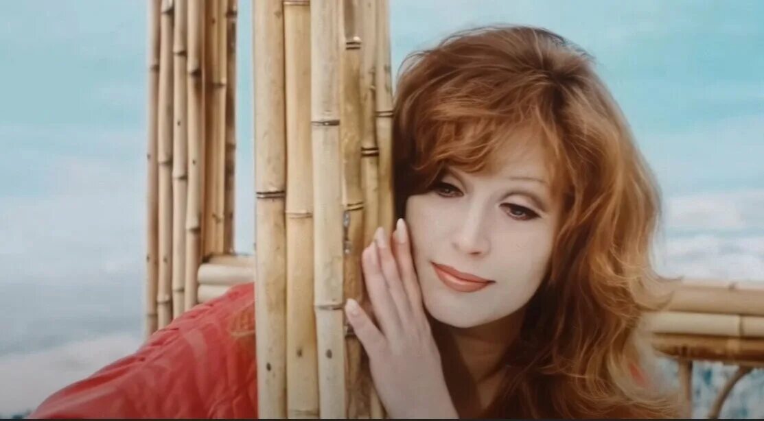 Пугачева уж. Алла пугачёва 1978. пугачева 1978. пугачева в фильме женщина которая поет. алла пугачёва женщина которая поёт фильм.
